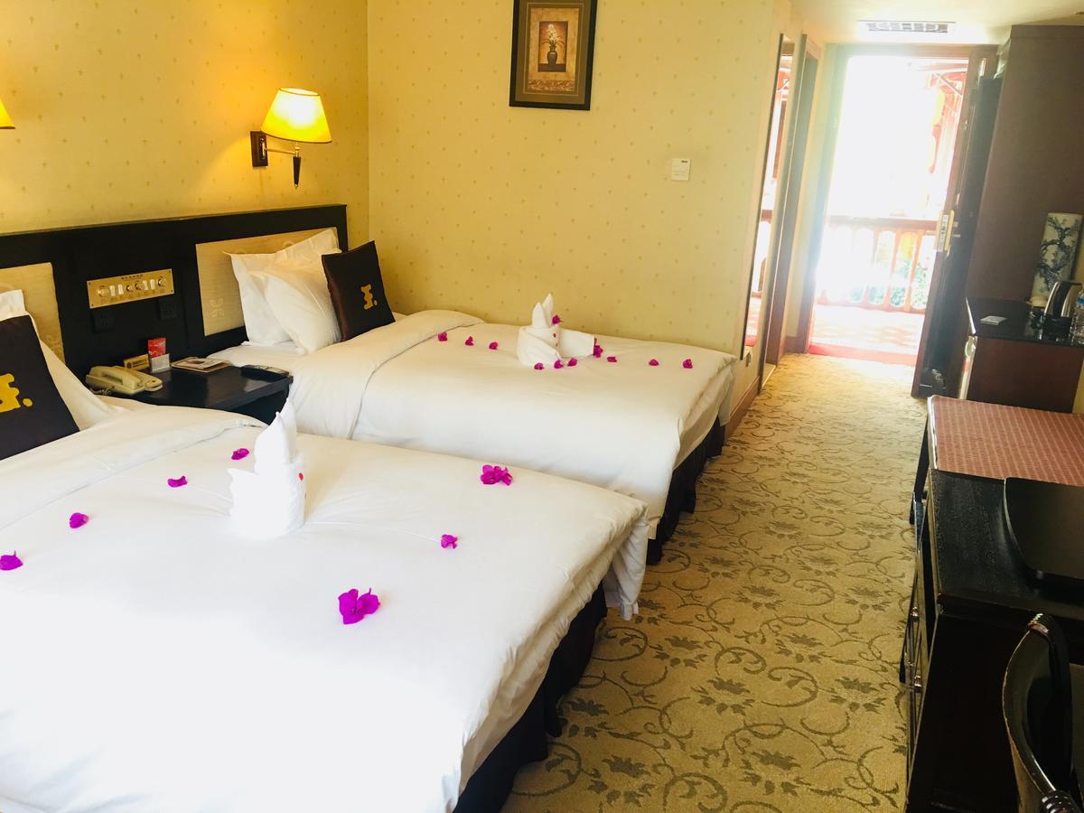 Lijiang Wangfu Hotel Esterno foto